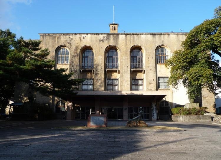 Beppu Chuo Kominkan (Kyu Beppu Public Hall)