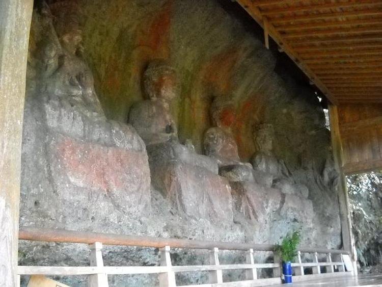 Sugao Stone Buddhas