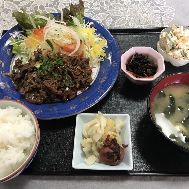 お食事処 隠れ家