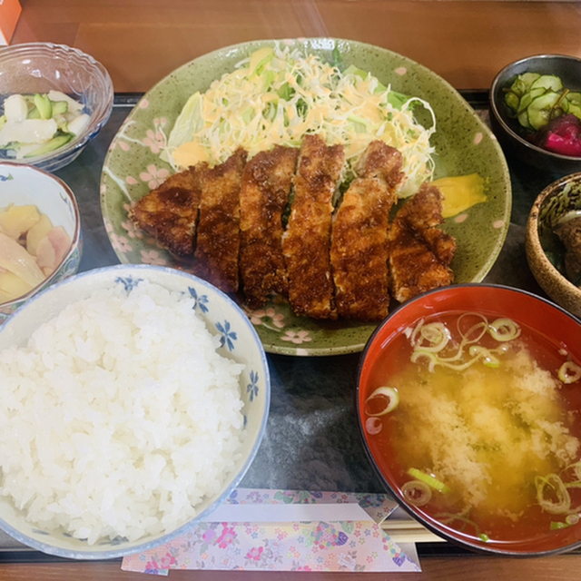 ごはん屋 さんたろう