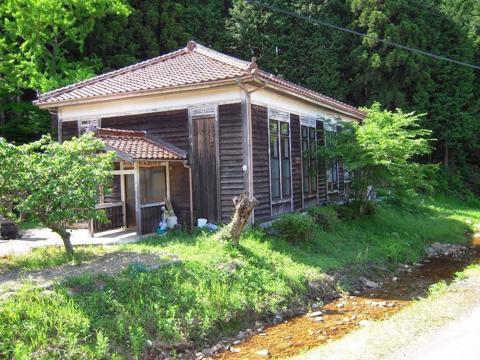 Shita Yokose Kominkan (Kyu Akiragi Village Library)