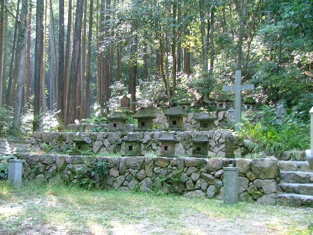 Murasaki Fuku no Kakure Kirishitan Ibutsu