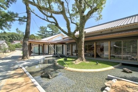 Shoin Jinja Takaramono Dono (Shisei Kan)
