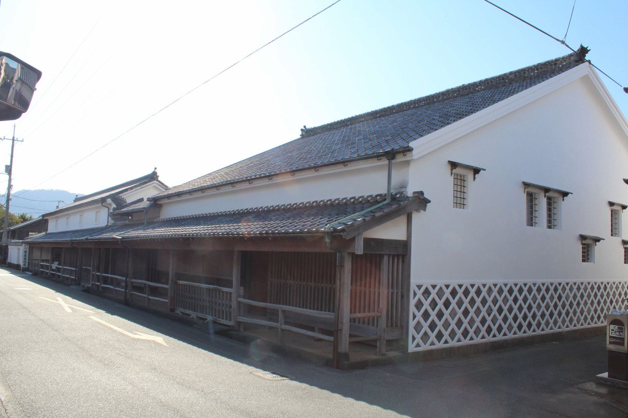 Nationally Designated Important Cultural Property Kikuya Family House, Naito Museum & Night Cafe