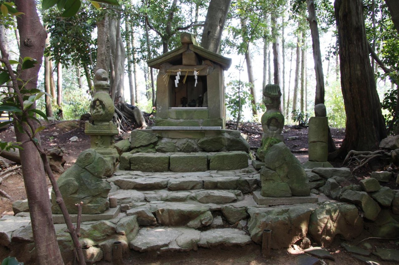 Kokushi-ato Kubi Razan Ruins