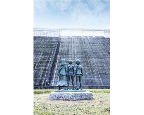 Oyama Dam Downstream Plaza (Attack on Titan Bronze Statues of Eren, Mikasa, and Armin as Children)
