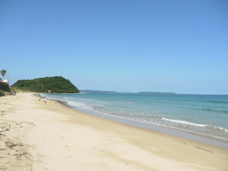 Aneko Beach (Singing Sand)