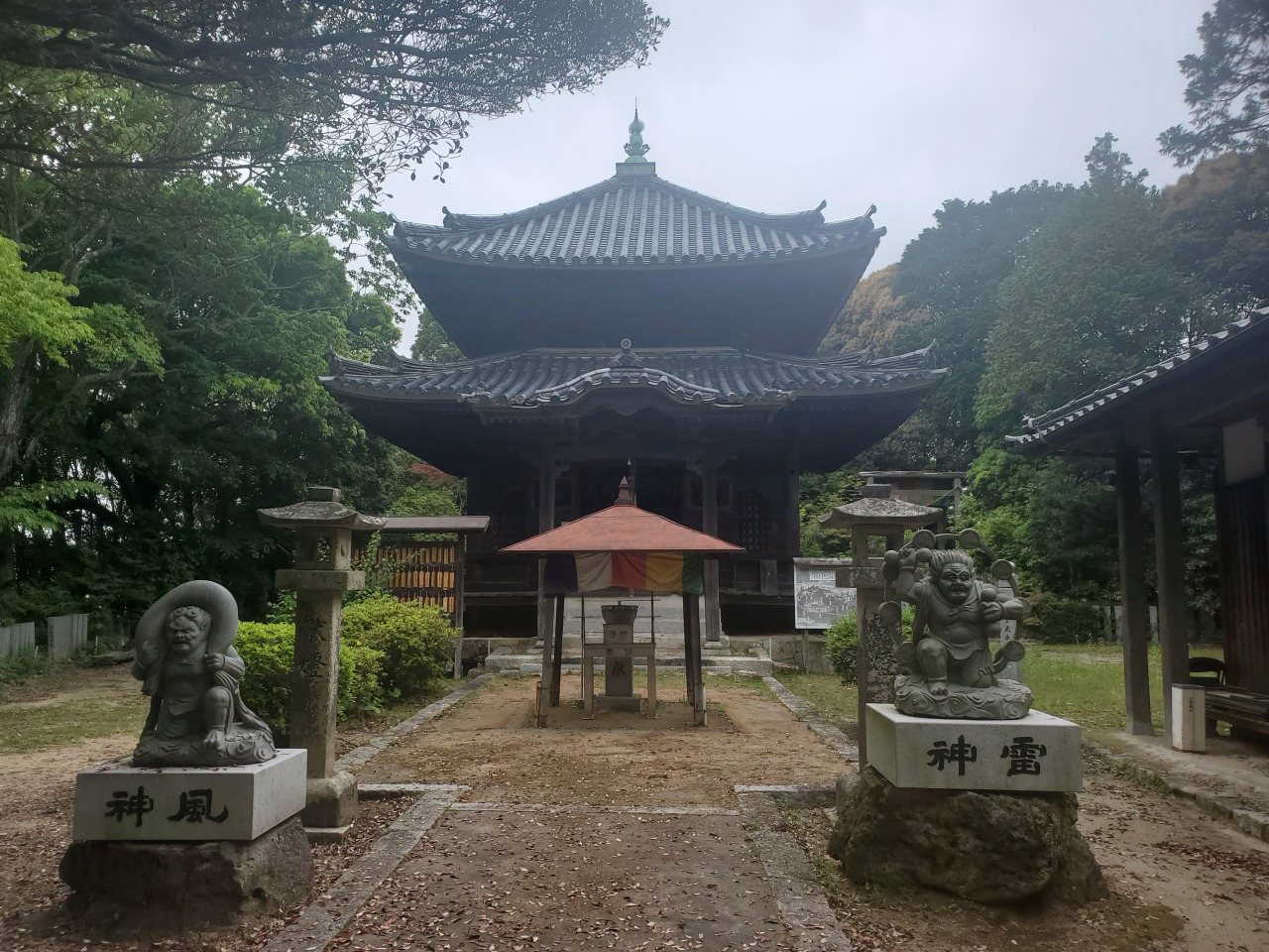 Nii Terayama Gokuraku Tera