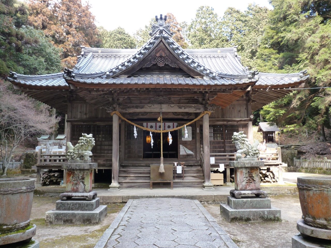 Iwakuma Hachiman Shrine (Mokuzo Hengaku (Hachiman Shrine) Dokuritsusei Eki Fude)