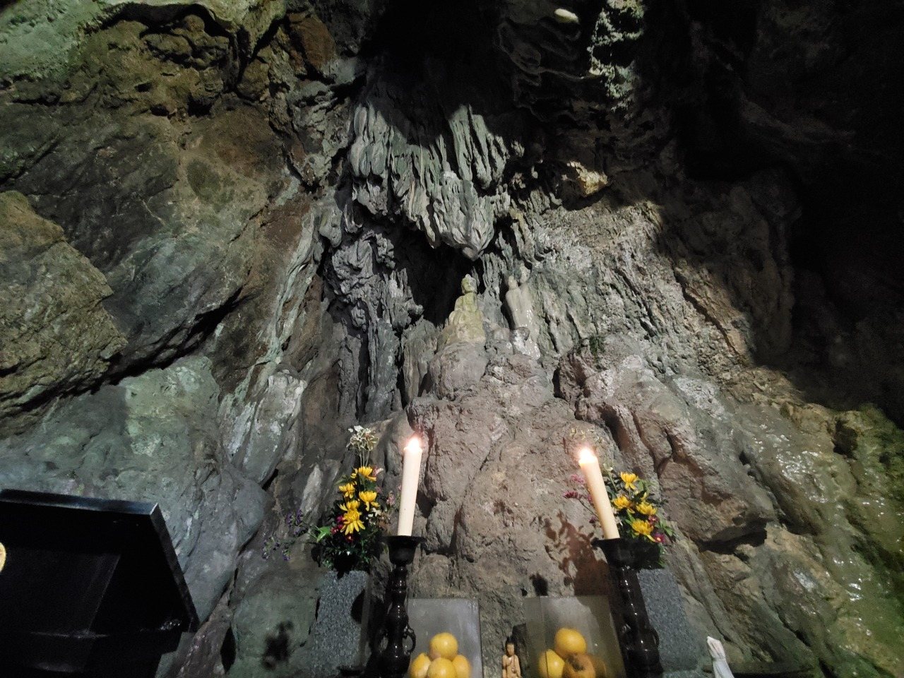 Iwaya Kannon Kutsu