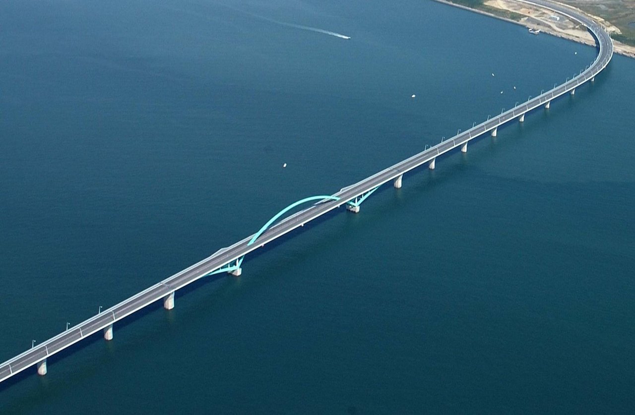 Nikita Kyushu Airport Connecting Bridge