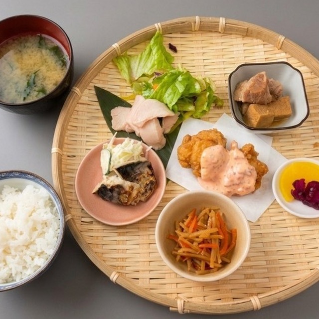 優 春日店