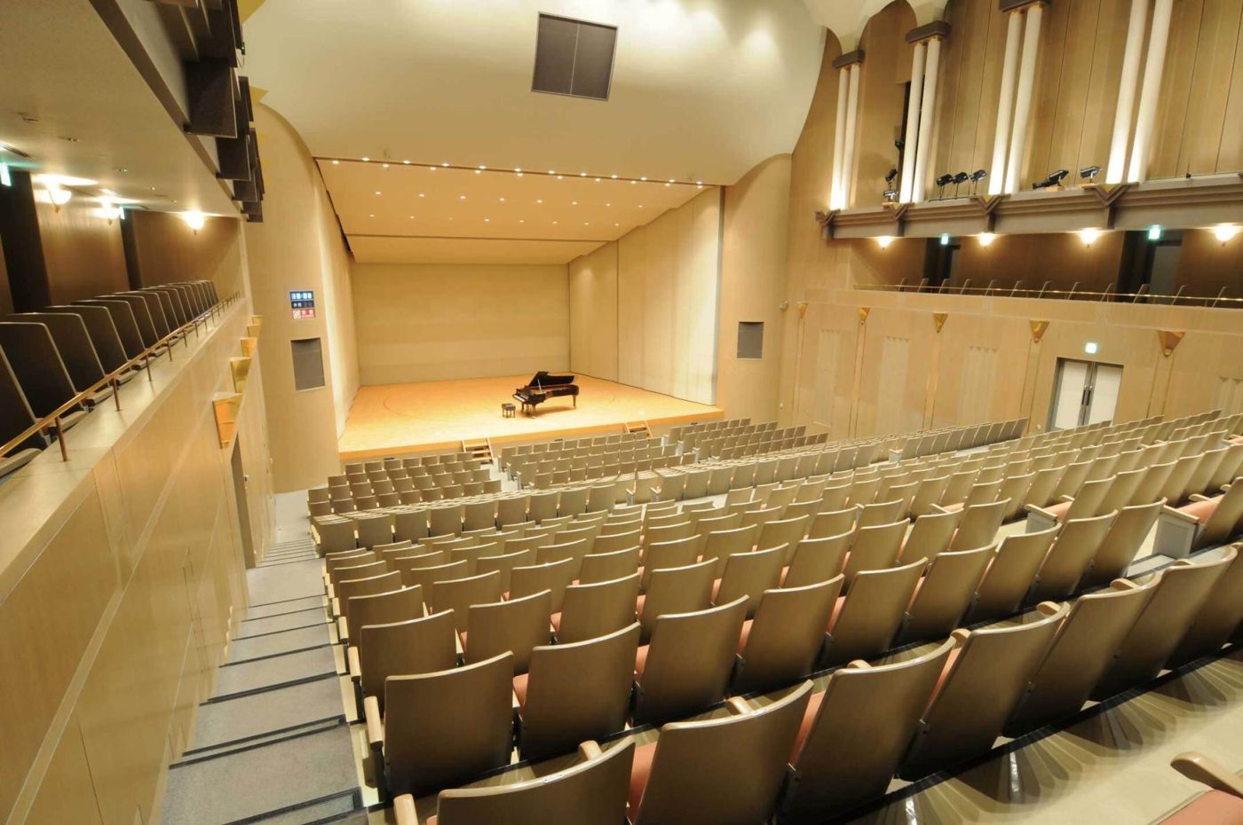 Spring Hall (Kasuga Fureai Cultural Center)
