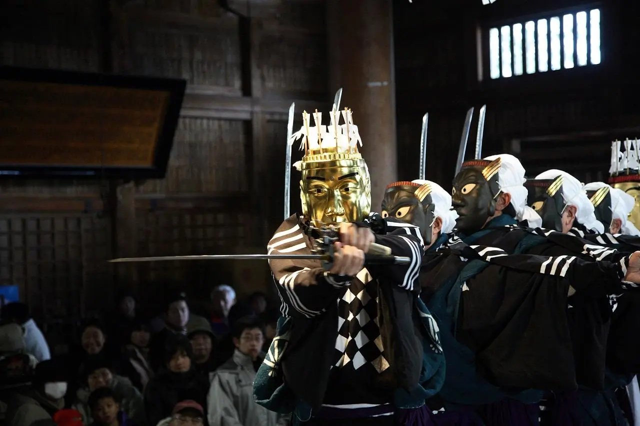 Dainichi Do Bugaku (Yunesuko Mukei Bunka Isan, Kunishige Yo Mukei Minzoku Bunkazai)