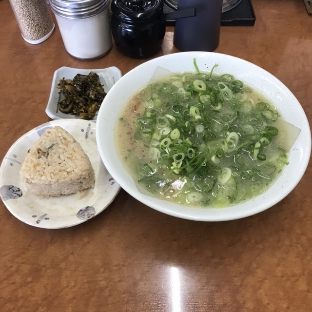 博多ラーメン　よかろうもん