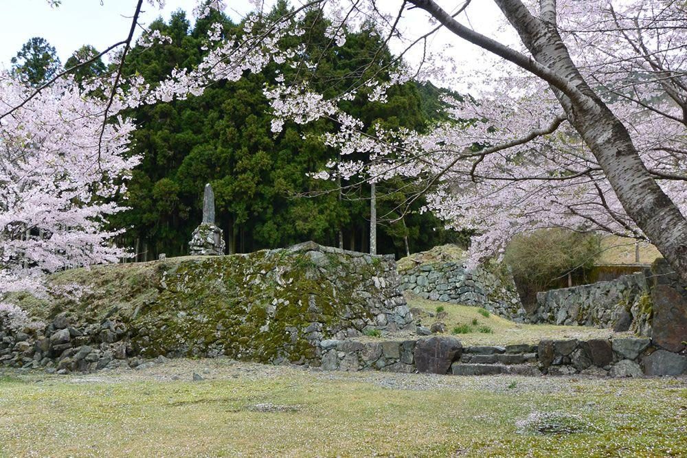 Inunaki Grand Annex Ruins