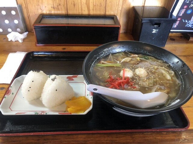 元祖トマトラーメンと辛めんと元祖トマトもつ鍋 三味 遠賀郡水巻みどりんぱーく店