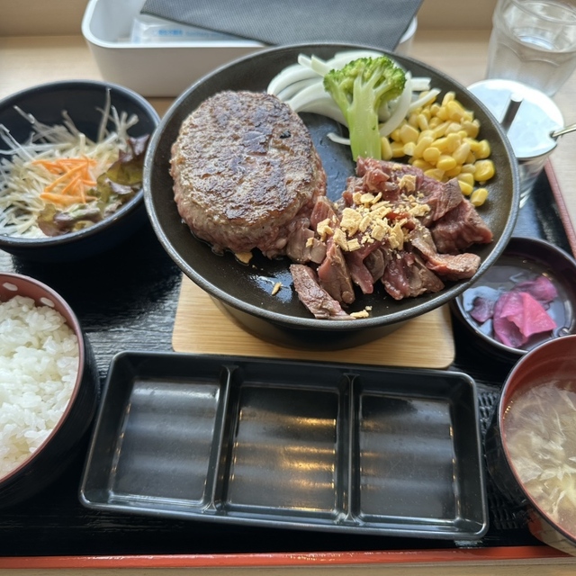 とろけるハンバーグ福よし 福岡宗像店