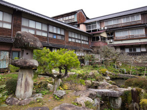 外湯文化を楽しむ宿　俵山温泉　泉屋旅館