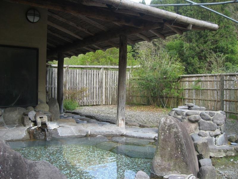 Tororo Bath