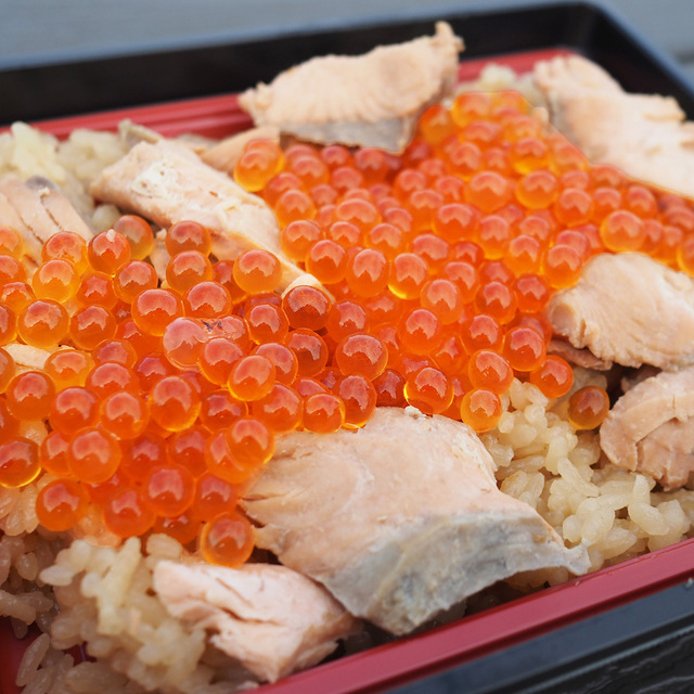 漁師直送 ウロコ水産 かわまちてらす閖上店