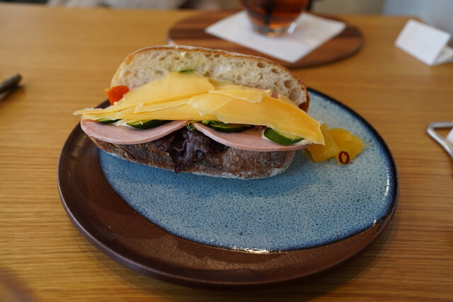 ベーカリー&ビストロ CRUST