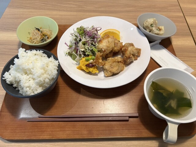 まちのシェアスペース TSUGUBAテラス SHOKUDO