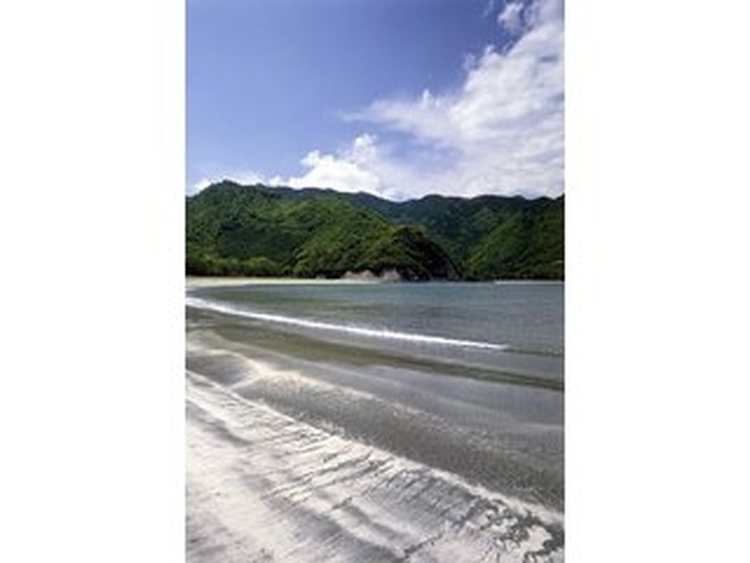 Hatozu Beach