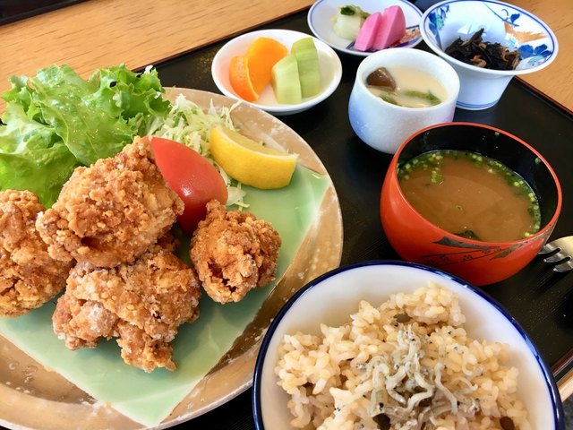 ラ　ティエラ