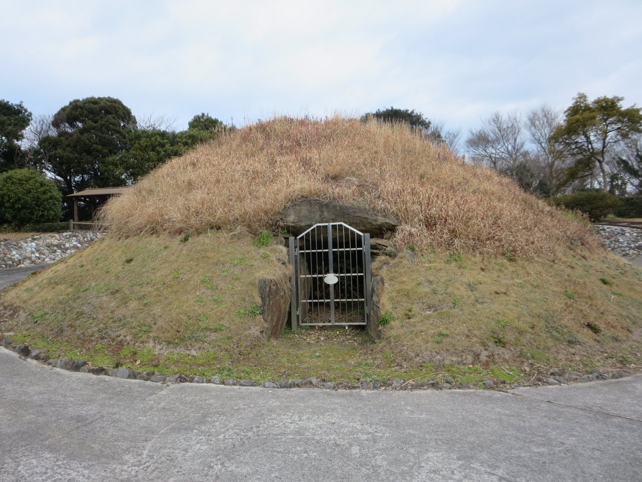 Tsuka no Kawa Burial Mound