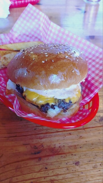 バーガーショップ gatagata
