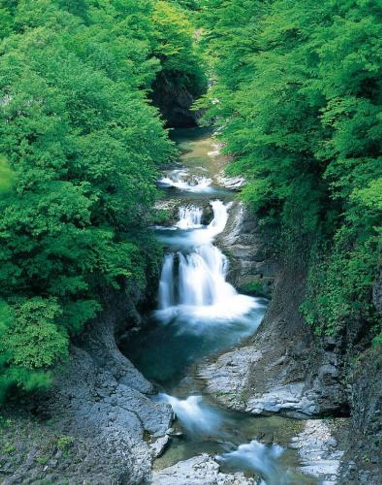 Homei Shijuhachi Falls