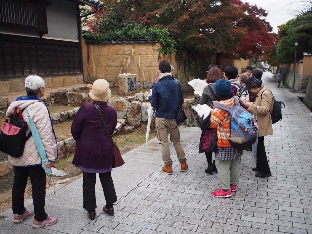 Old-Map Town Walk: Chofu Castle Town