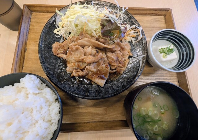 ボンド食堂