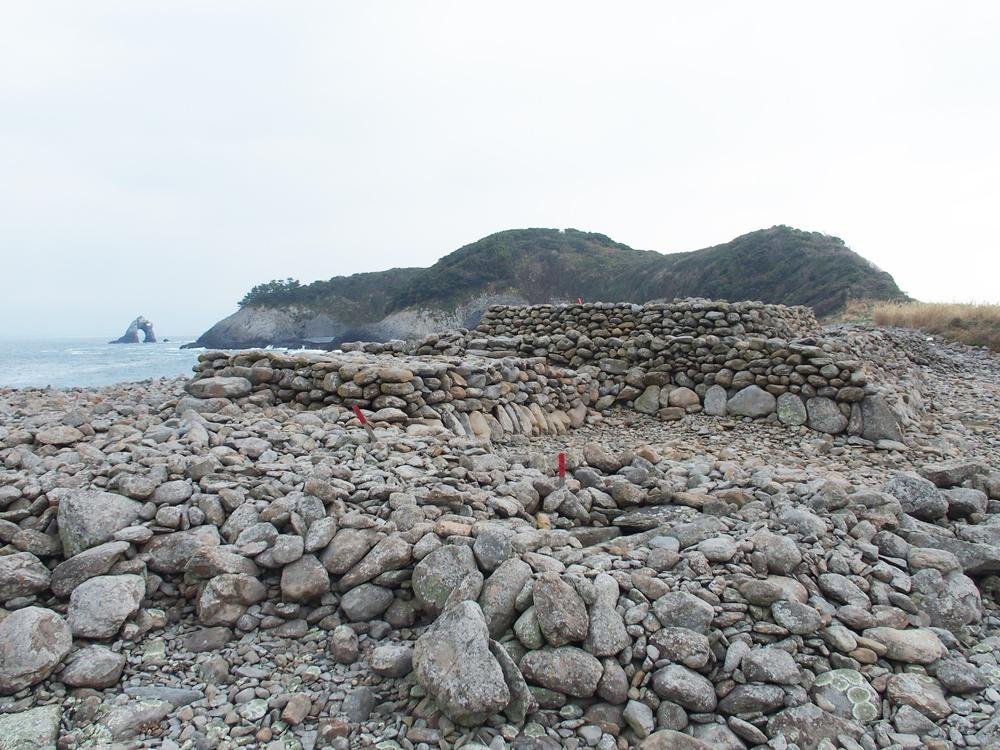 Ainoshima Piled-Stone Tumulus Group