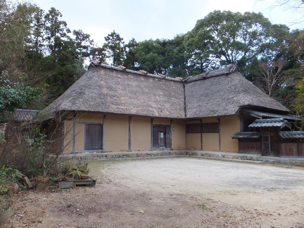Sennen House (Yokooji House)