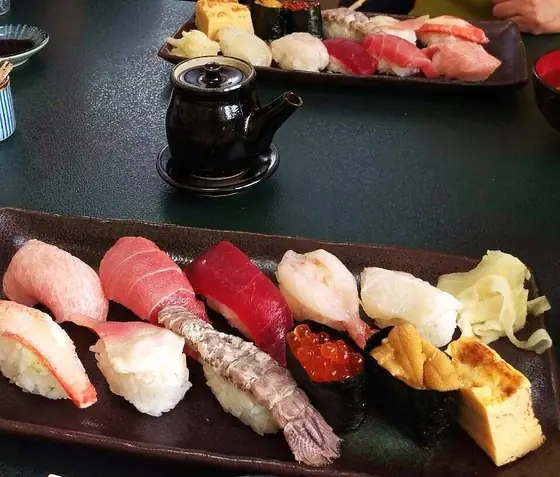 すしぎん