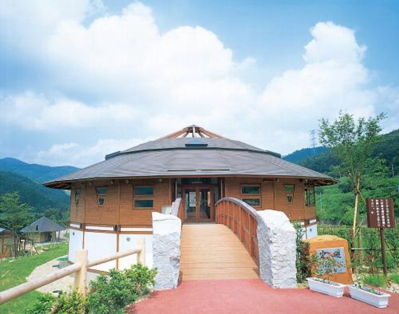 Yajiro Kokeshi Village