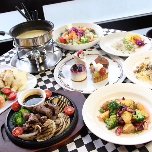 Restaurant & Bar CHARRY’S