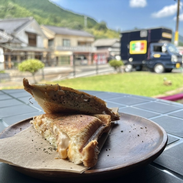 英彦山キッチンカーsakanano shippo号
