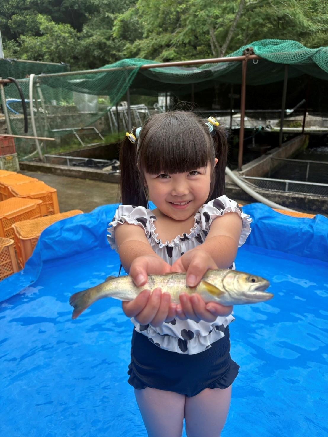 Shinozaki River Fish Shop Fishing Pond