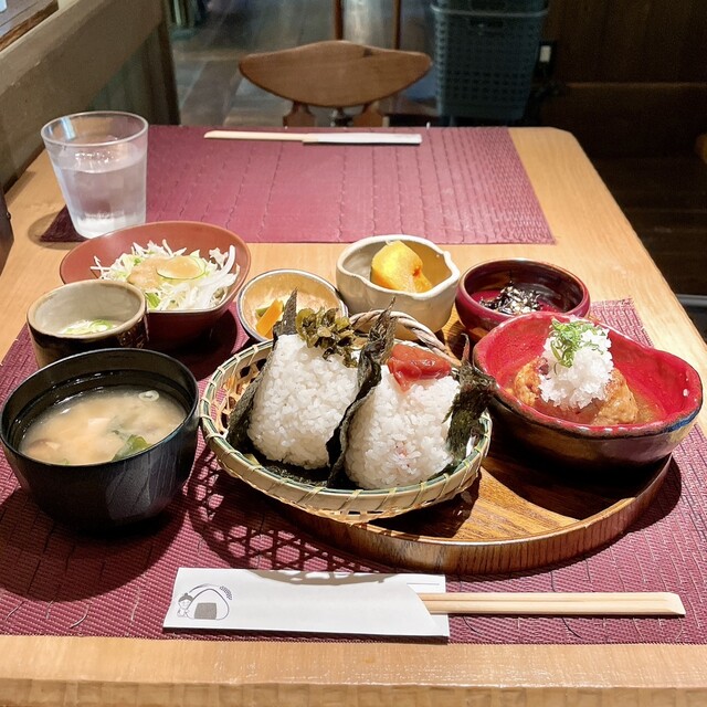 おにぎりカフェ　おむすびころりん