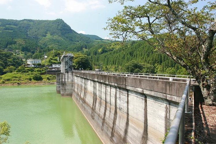 Serikawa Dam (Serikawa Damu Park)