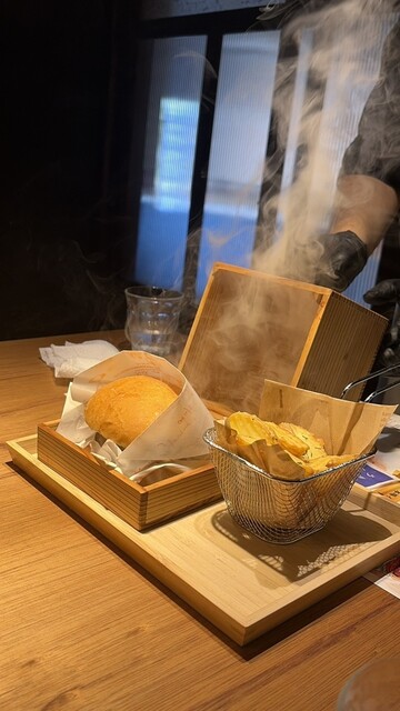 山の麓