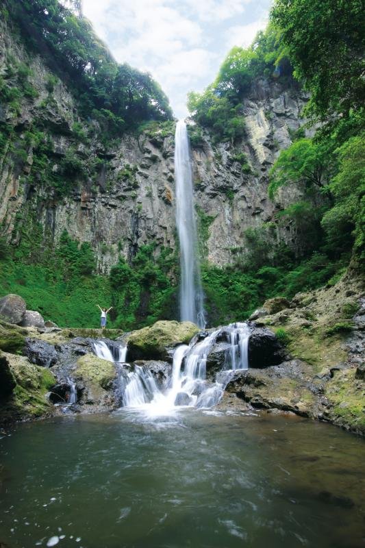 Higashishiiya Falls
