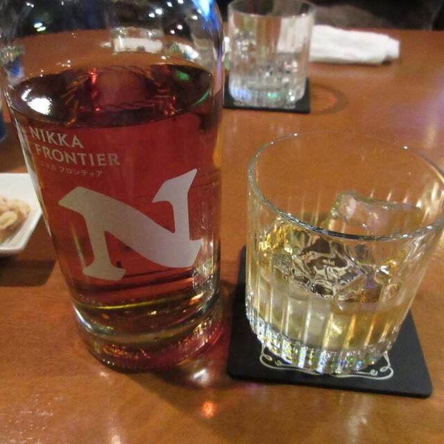AMERICAN CASUAL BAR Nika