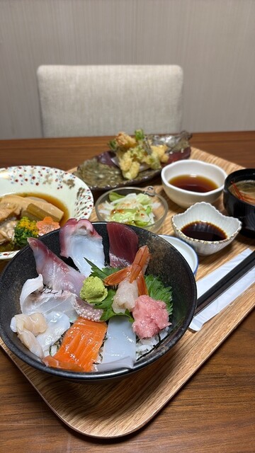 よろづ亭