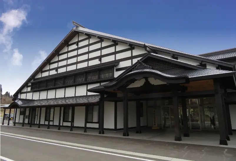 Yurihonjo Folk Performing Arts Hall (Maiire)