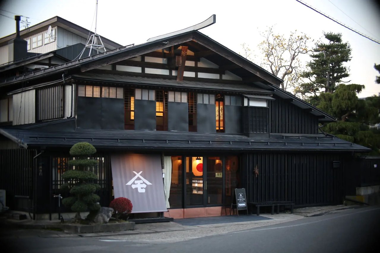 Yamamo Misoshoyu Jozomoto / Taka Shigeru Gomeigaisha